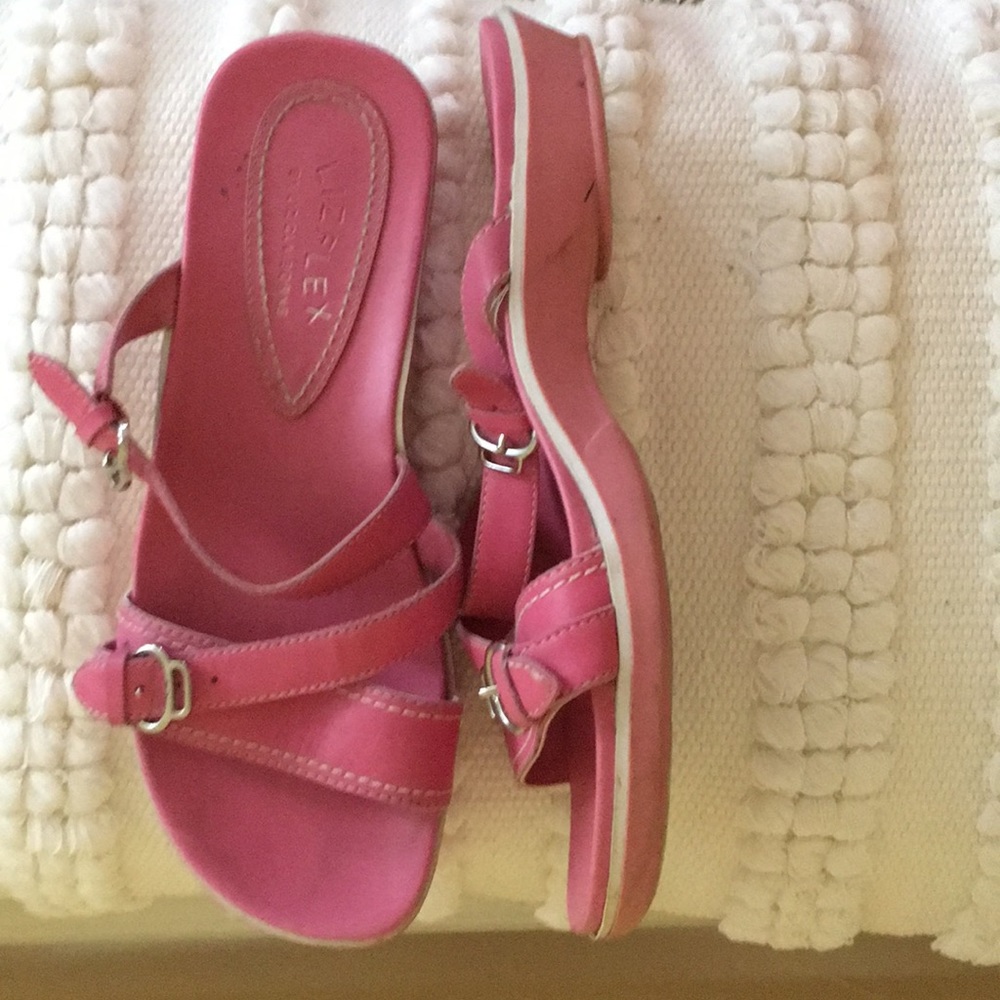 Liz Claiborne pink sandals
